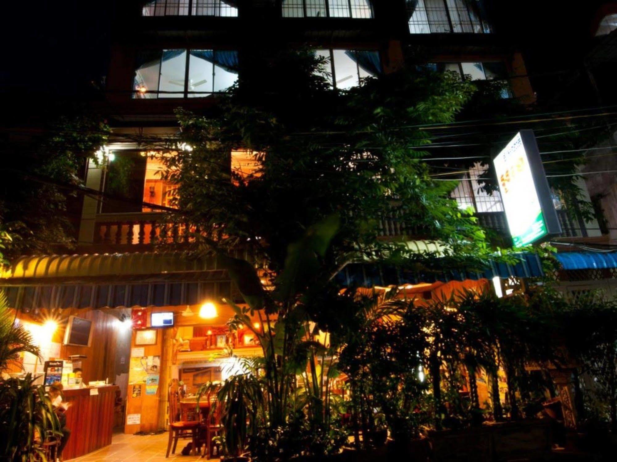 Okay Guesthouse Phnom Penh Exterior foto